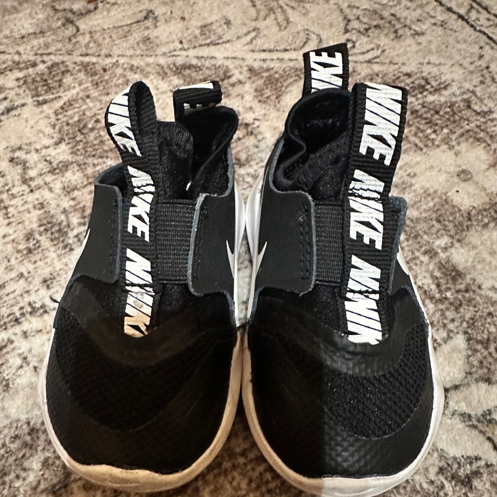 Nike flex runner toddler shoe